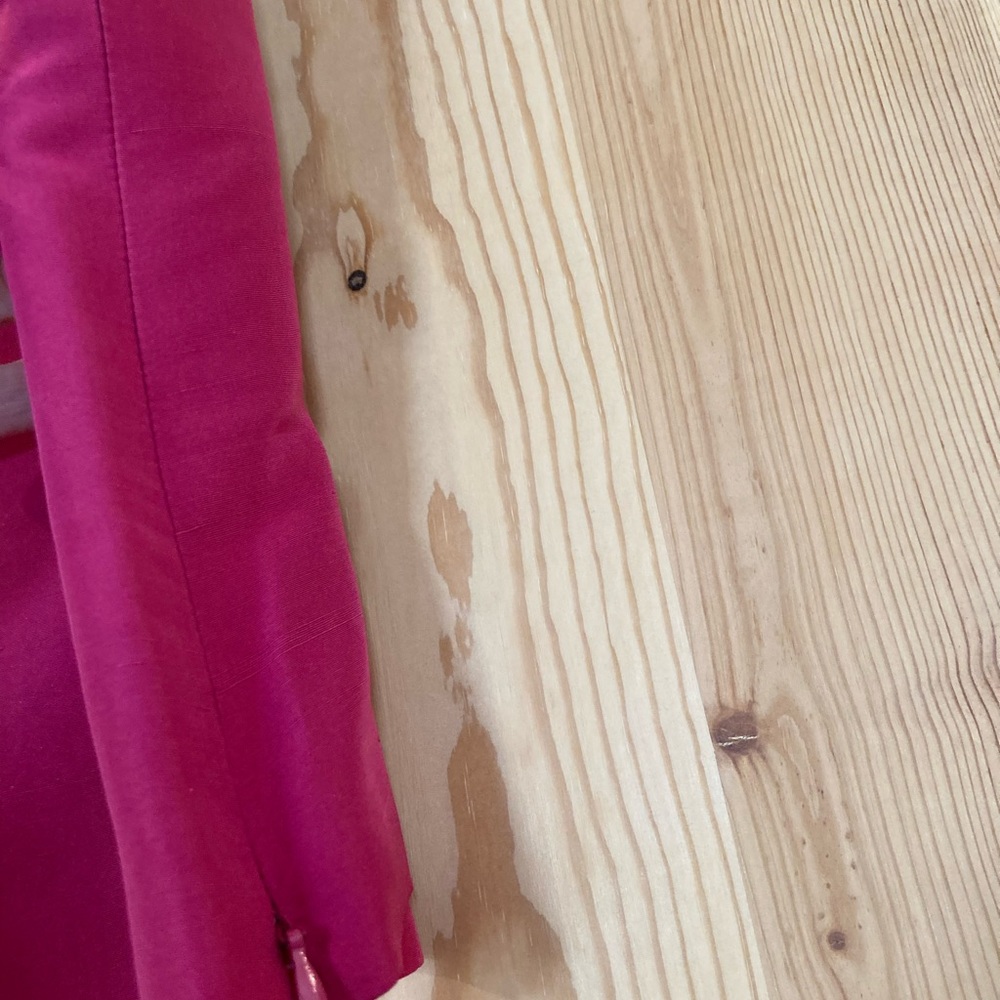 A 100% silk lined top with beautiful details on top. - Picture 3 of 6